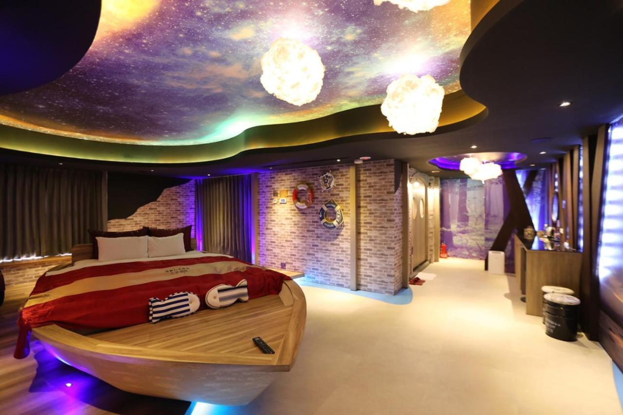 Yosemite Motel - Taiyuan Branch Taichung Esterno foto